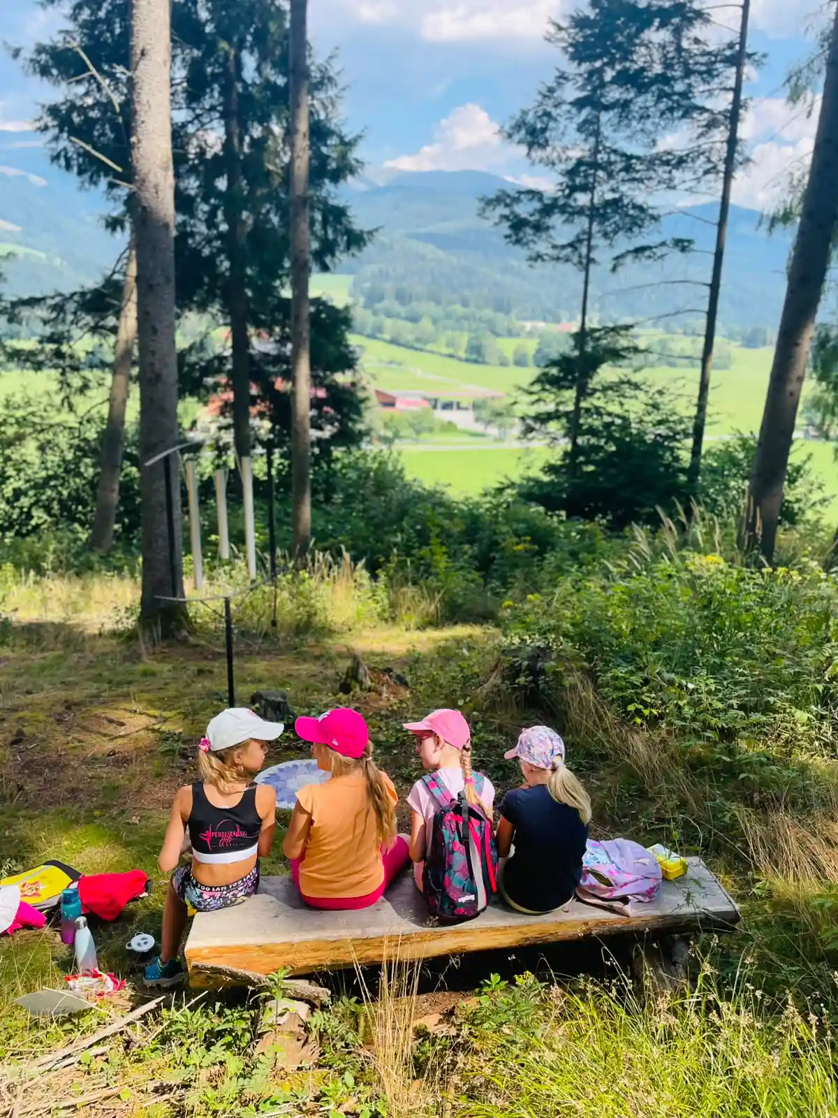 Picknick im Grünen bei der Yoga Kids Woche